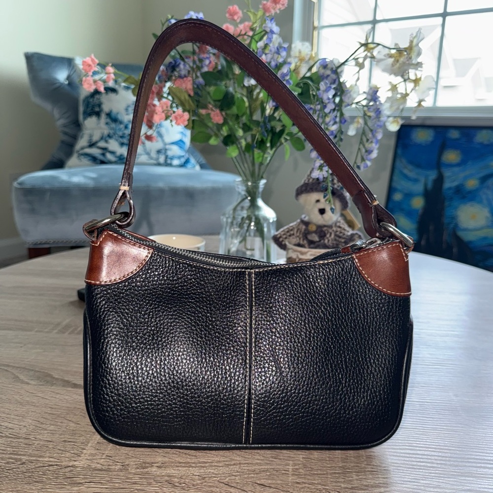Vintage Dooney and Bourke All Weather Pebbled Leather Shoulder Bag